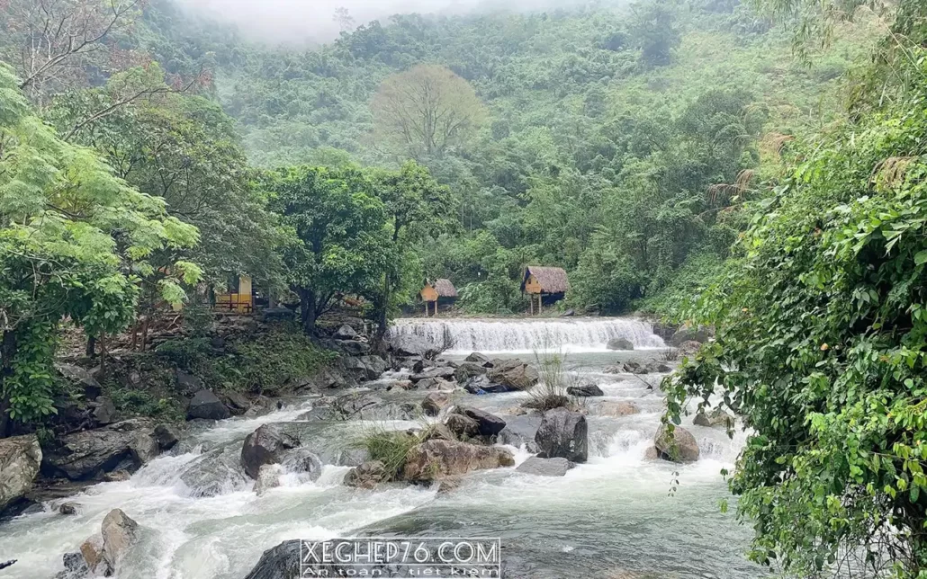 cảnh đẹp ở khu du lịch sinh thái thác trắng ở minh long quảng ngãi