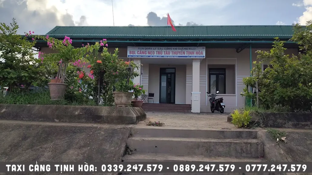 BQL neo trú tàu thuyền tại cảng Tịnh Hòa