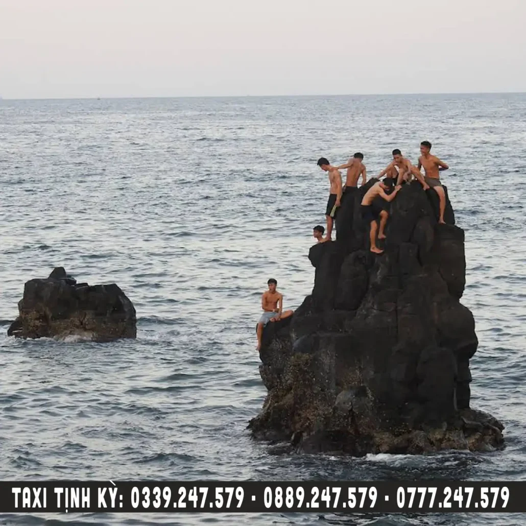 tắm biển ở thạch ky điếu tẩu quảng ngãi