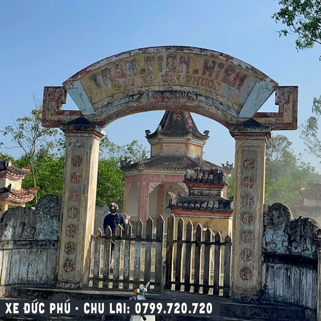 di tích đền thờ danh nhân văn hóa Trần Văn Đạt ở Đức Phú Mộ Đức