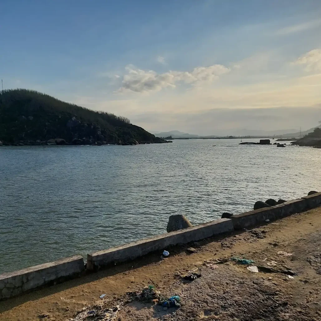 cảng mỹ á phổ quang đi sân bay chu lai