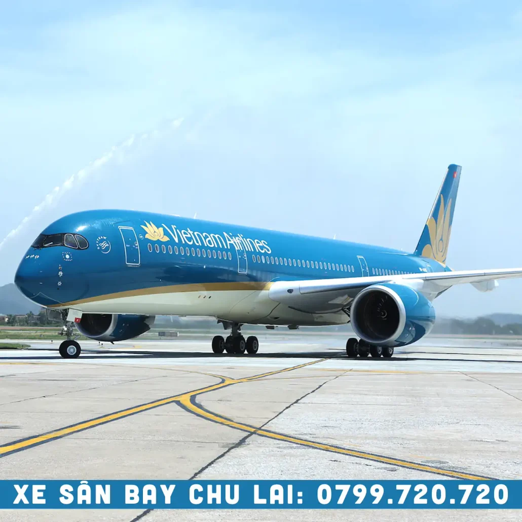 máy bay hạ cánh tại cảng hàng không chu lai